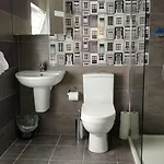 Bella Vista & Self Catering Hotell Cobh