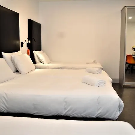 Bella Vista & Self Catering Hotel Cobh