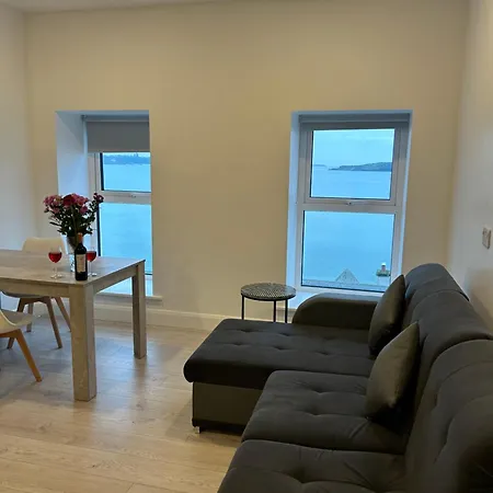 Bella Vista & Self Catering Hotel Cobh