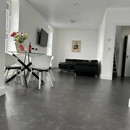 Hotel Bella Vista & Self Catering Cobh