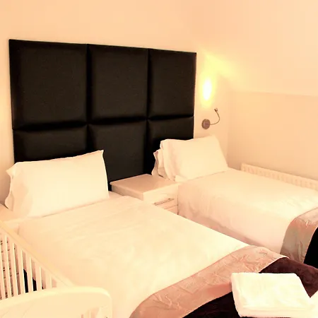Hotel Bella Vista & Self Catering 3*