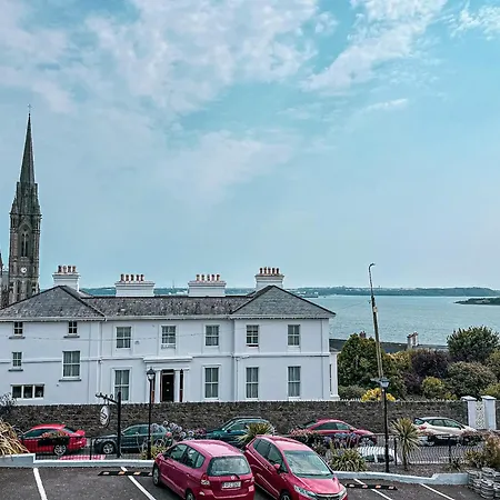Bella Vista & Self Catering Hotel Cobh