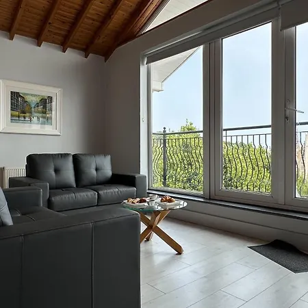 Hotel Bella Vista & Self Catering Cobh
