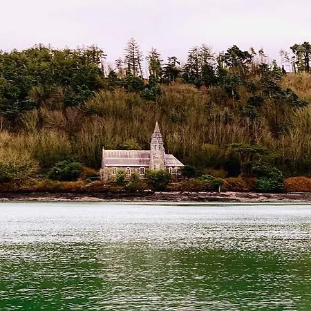 Bella Vista & Self Catering Hotel Cobh