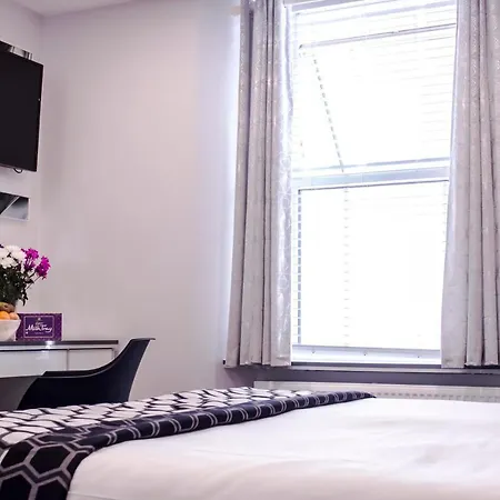 Bella Vista & Self Catering 3* Cobh