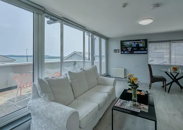 Hotel Bella Vista & Self Catering Cobh