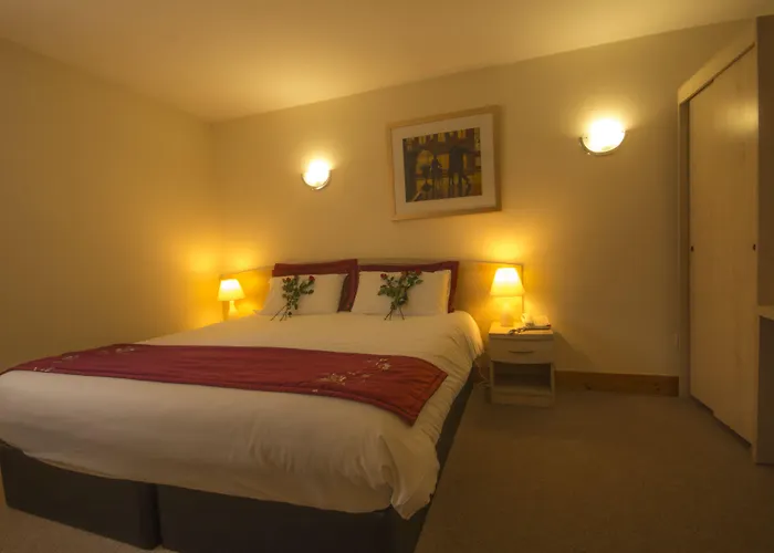 Bella Vista & Self Catering 3*