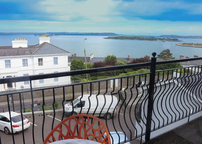 Hotel Bella Vista & Self Catering Cobh